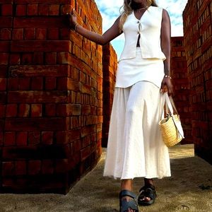 Worn once 2 piece, white boutique set (sz:small)